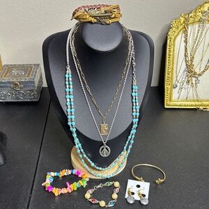 Bundle of 8 Mix Jewelry Necklace Earrings  Necklace